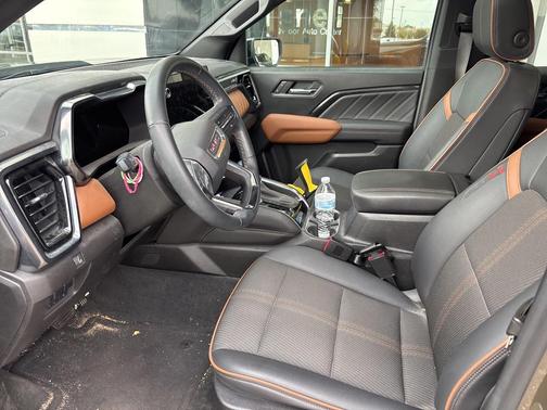 2024 GMC Canyon AT4