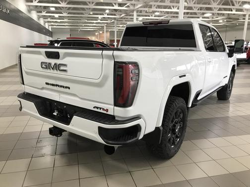 2024 GMC Sierra 2500 AT4