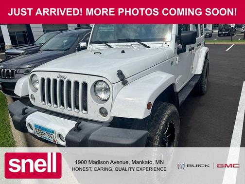 Bright White Clearcoat 2016 Jeep Wrangler Unlimited Sahara