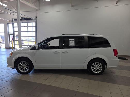 White Knuckle Clearcoat 2019 Dodge Grand Caravan SXT