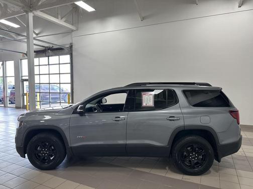2022 GMC Acadia AWD AT4