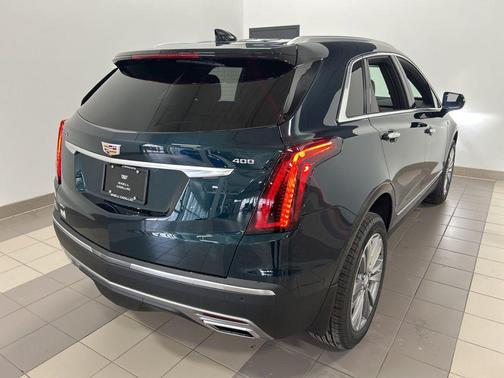 Emerald Lake Metallic 2026 Cadillac XT5 Premium Luxury