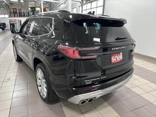 2024 GMC Acadia Denali