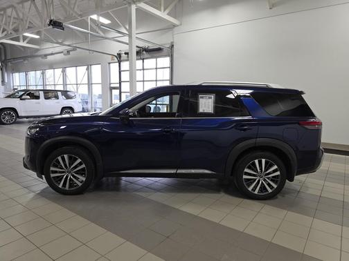 2022 Nissan Pathfinder Platinum 4WD
