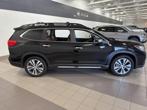 Crystal Black Silica 2019 Subaru Ascent Touring 7-Passenger