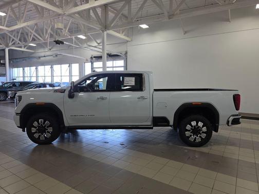 Glacier White Tricoat 2026 GMC Sierra 3500 Denali
