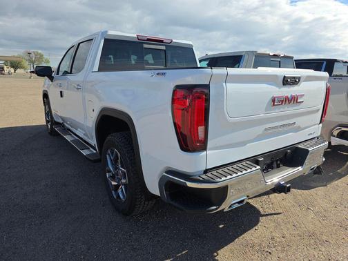 Summit White 2026 GMC Sierra 1500 SLT