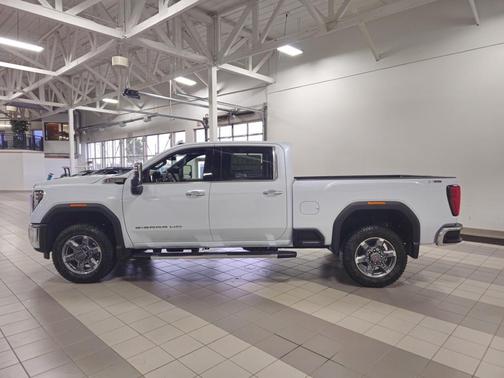 2026 GMC Sierra 3500 SLT