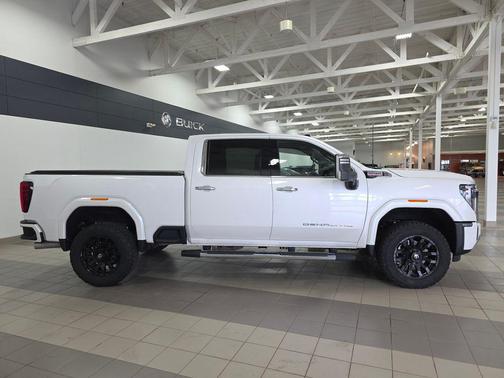 White Frost Tricoat 2024 GMC Sierra 3500 Denali