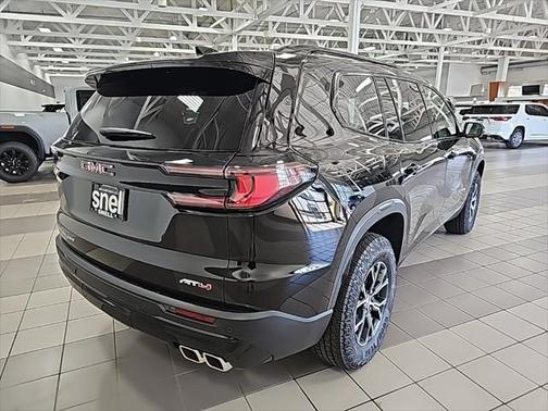 2025 GMC Acadia AWD AT4