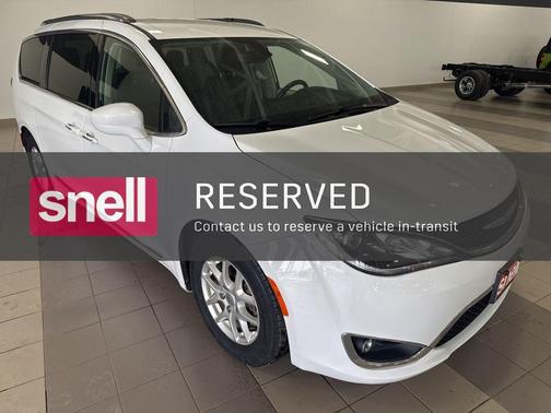 Bright White Clearcoat 2020 Chrysler Pacifica Touring L