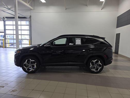 Phantom Black 2022 Hyundai TUCSON Limited