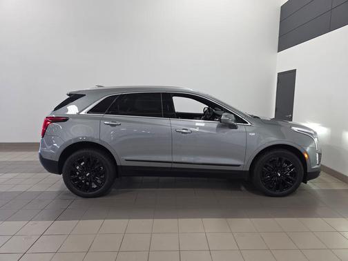 Argent Silver Metallic 2026 Cadillac XT5 Premium Luxury