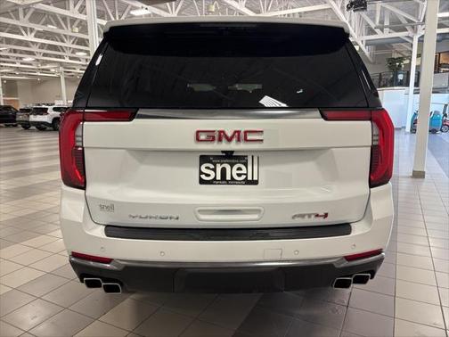 2025 GMC Yukon 4WD AT4