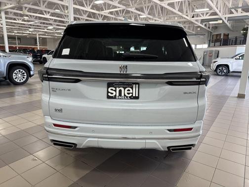 iridescent white tricoat 2026 Buick Enclave Avenir FWD