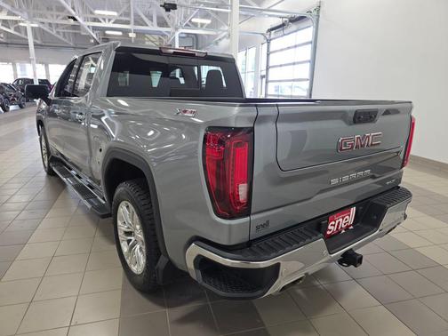 Sterling Metallic 2023 GMC Sierra 1500 SLT