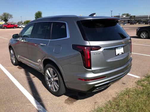 Argent Silver Metallic 2024 Cadillac XT6 Premium Luxury AWD