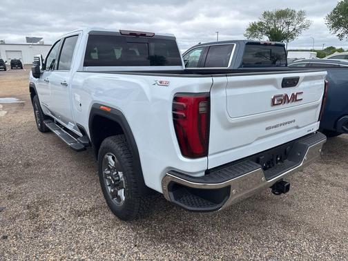 Glacier White Tricoat 2026 GMC Sierra 3500 SLT