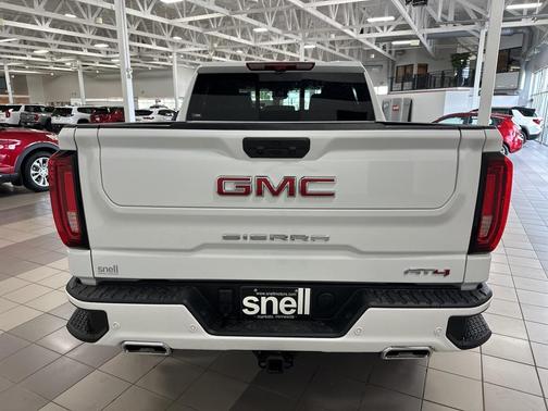 2025 GMC Sierra 1500 AT4