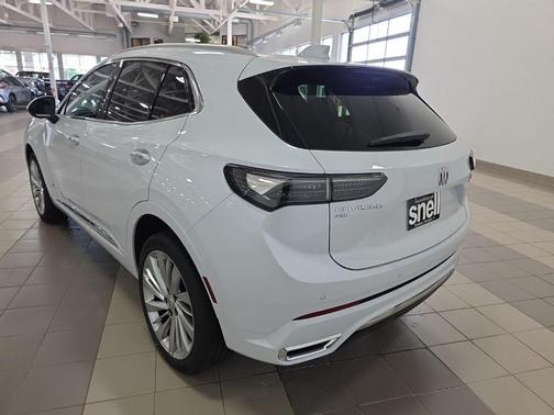 Iridescent White Tricoat 2026 Buick Envision Avenir AWD