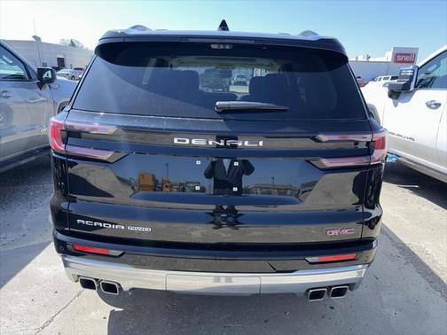 2025 GMC Acadia Denali