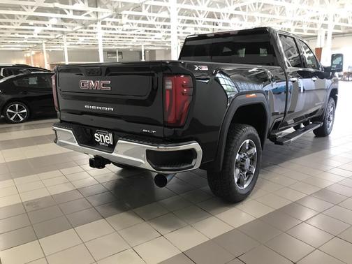 2025 GMC Sierra 3500 SLT