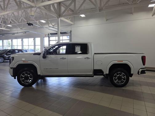 White Frost Tricoat 2025 GMC Sierra 3500 Denali