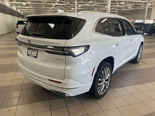 iridescent white tricoat 2026 Buick Enclave Avenir