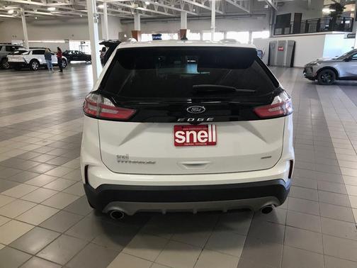 Star White Metallic Tri-Coat 2022 Ford Edge Titanium
