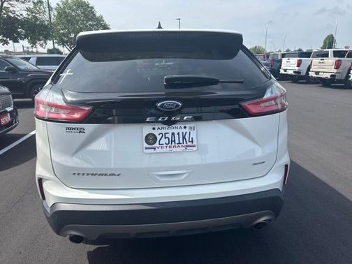 Star White Metallic Tri-Coat 2022 Ford Edge Titanium