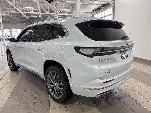 iridescent white tricoat 2026 Buick Enclave Avenir FWD