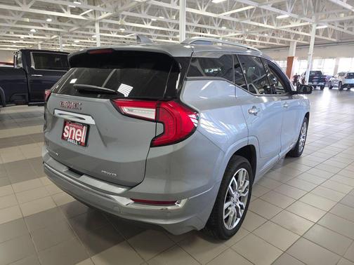 Sterling Metallic 2024 GMC Terrain Denali