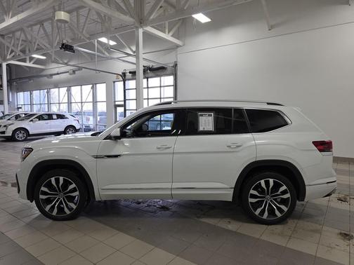 2022 Volkswagen Atlas 3.6L SEL Premium