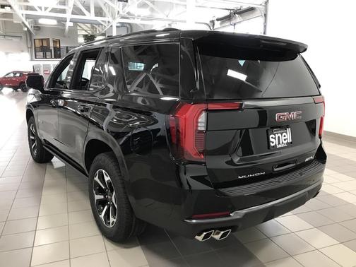 2025 GMC Yukon 4WD AT4