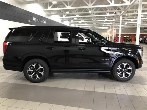 2025 GMC Yukon 4WD AT4