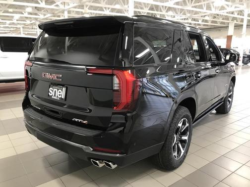 2025 GMC Yukon 4WD AT4