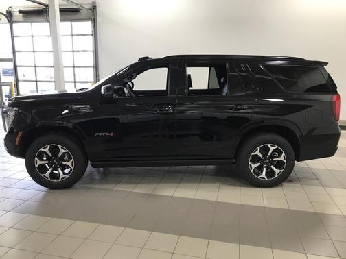 2025 GMC Yukon 4WD AT4