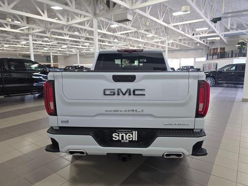 Glacier White Tricoat 2026 GMC Sierra 1500 Denali Ultimate