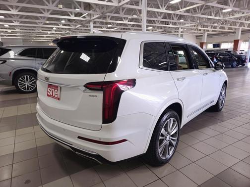 2022 Cadillac XT6 Premium Luxury AWD