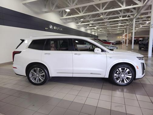 2022 Cadillac XT6 Premium Luxury AWD