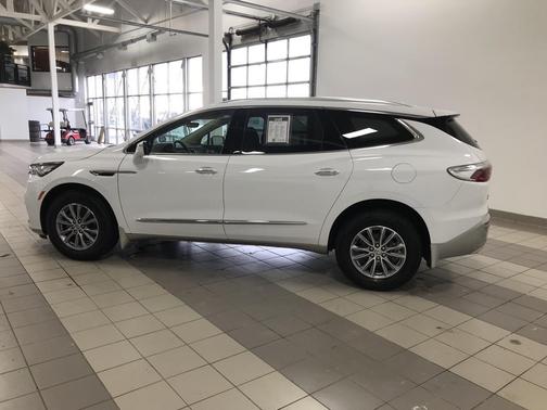 2024 Buick Enclave Essence AWD