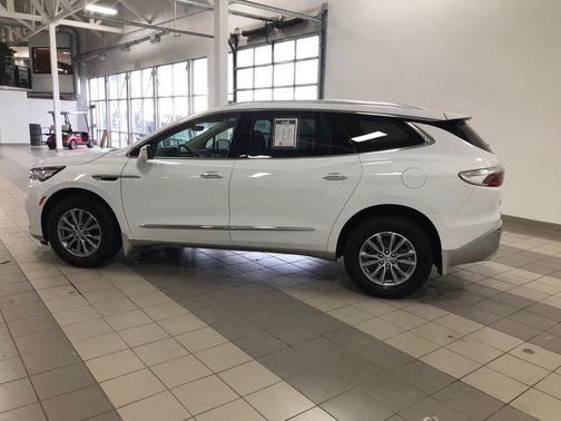 2024 Buick Enclave Essence AWD