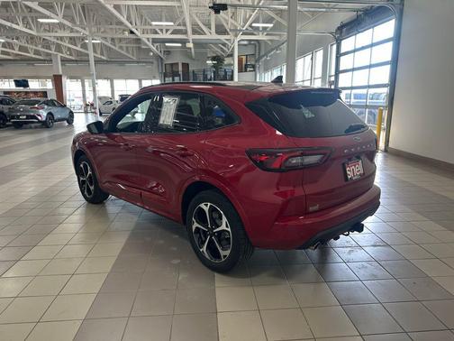 Rapid Red Metallic Tinted Clearcoat 2023 Ford Escape ST-Line Select