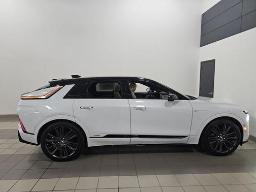 2026 Cadillac LYRIQ V Premium