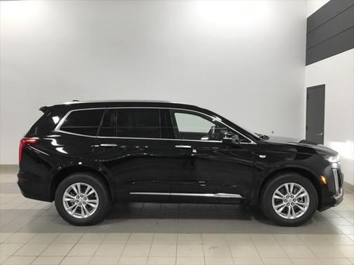 2025 Cadillac XT6 Luxury AWD