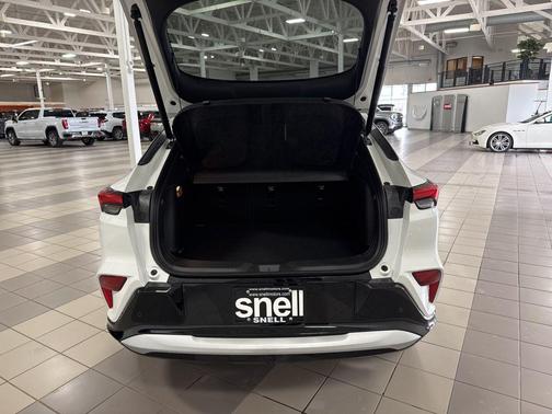 Summit White 2026 Buick Envista Sport Touring FWD