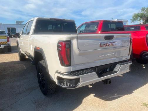 White Sands 2026 GMC Sierra 3500 AT4