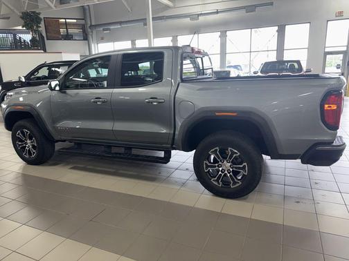 Sterling Metallic 2023 GMC Canyon AT4