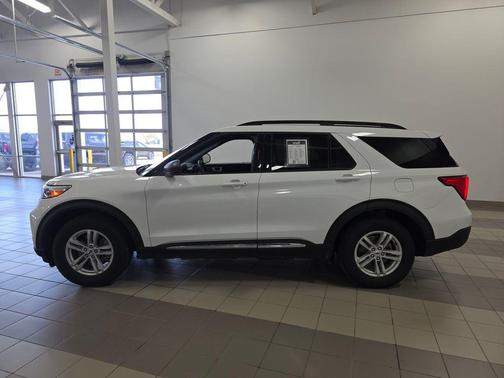 Oxford White 2021 Ford Explorer XLT