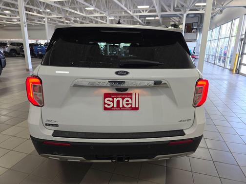 Oxford White 2021 Ford Explorer XLT
